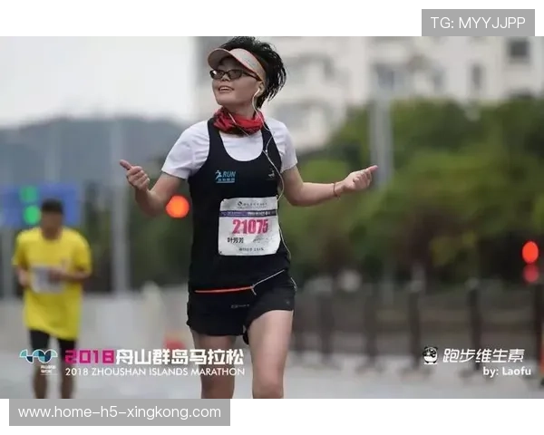 雨中比赛疯传，选手喊：我都看不见球了！